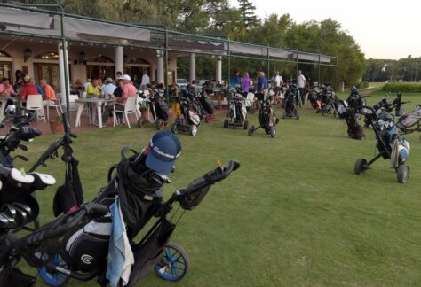 Mas de 200 golfistas pusieron primera en el inicio del Circuito Seniors y el debut del Mid Amateur